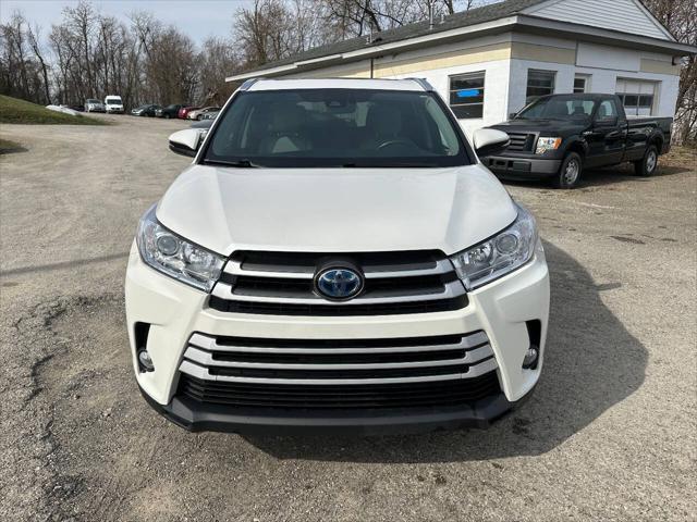 used 2018 Toyota Highlander Hybrid car, priced at $18,900