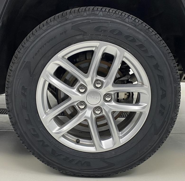 used 2023 Jeep Grand Cherokee car, priced at $29,563