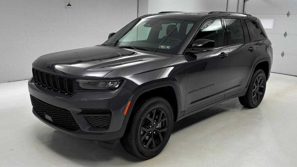 new 2025 Jeep Grand Cherokee car, priced at $46,230