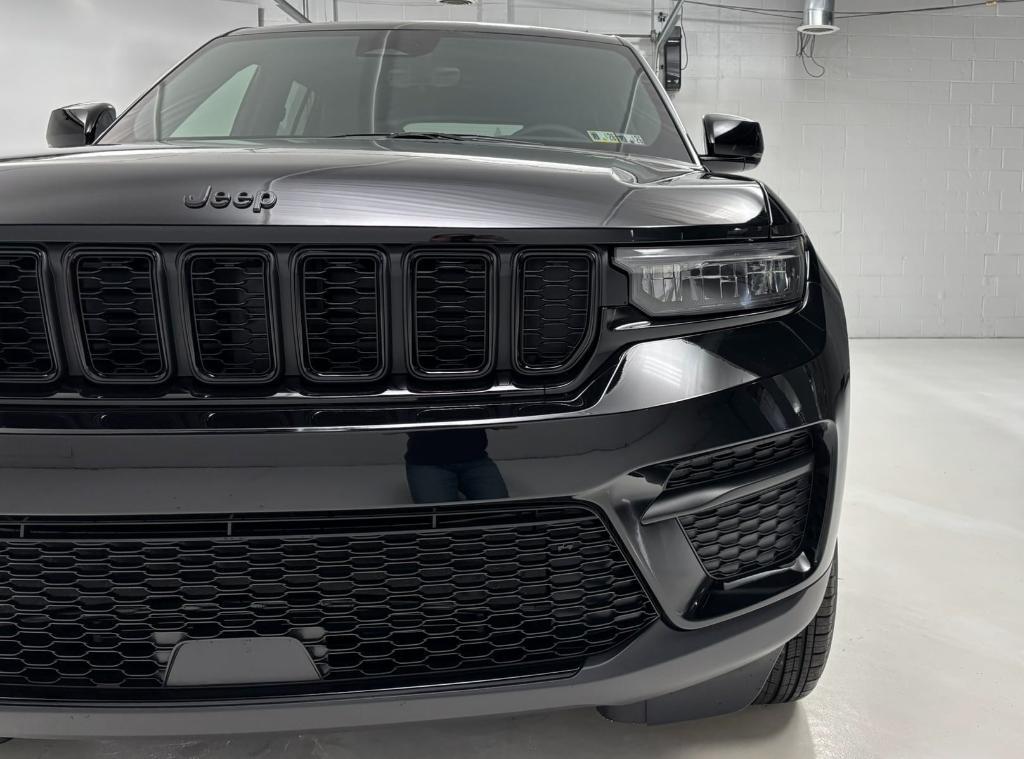 new 2025 Jeep Grand Cherokee car, priced at $45,482