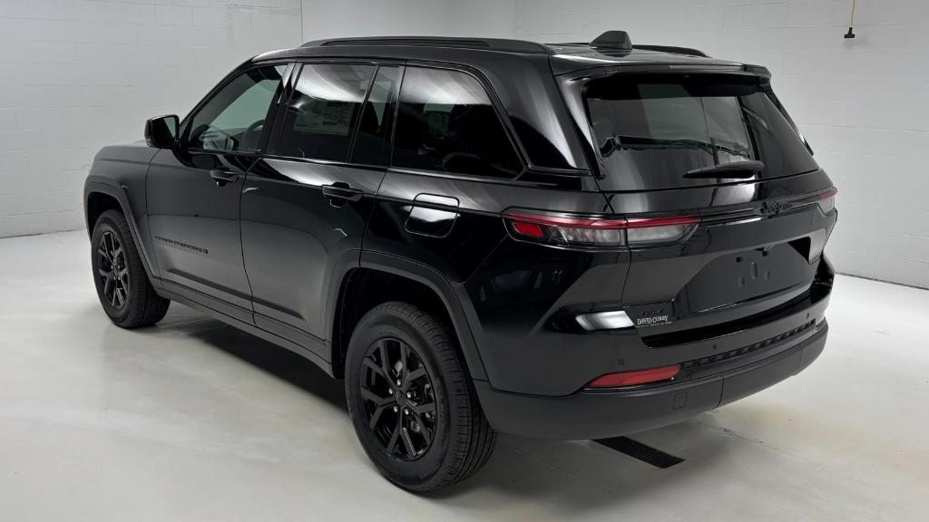 new 2025 Jeep Grand Cherokee car, priced at $45,482