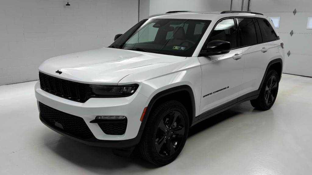used 2023 Jeep Grand Cherokee car, priced at $35,700