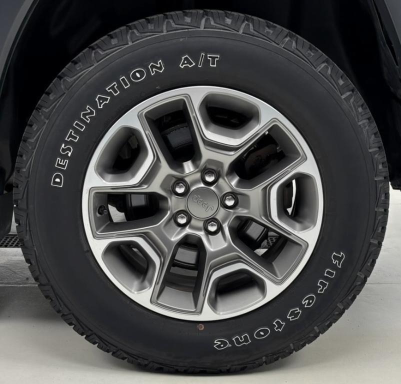 used 2022 Jeep Cherokee car, priced at $28,800