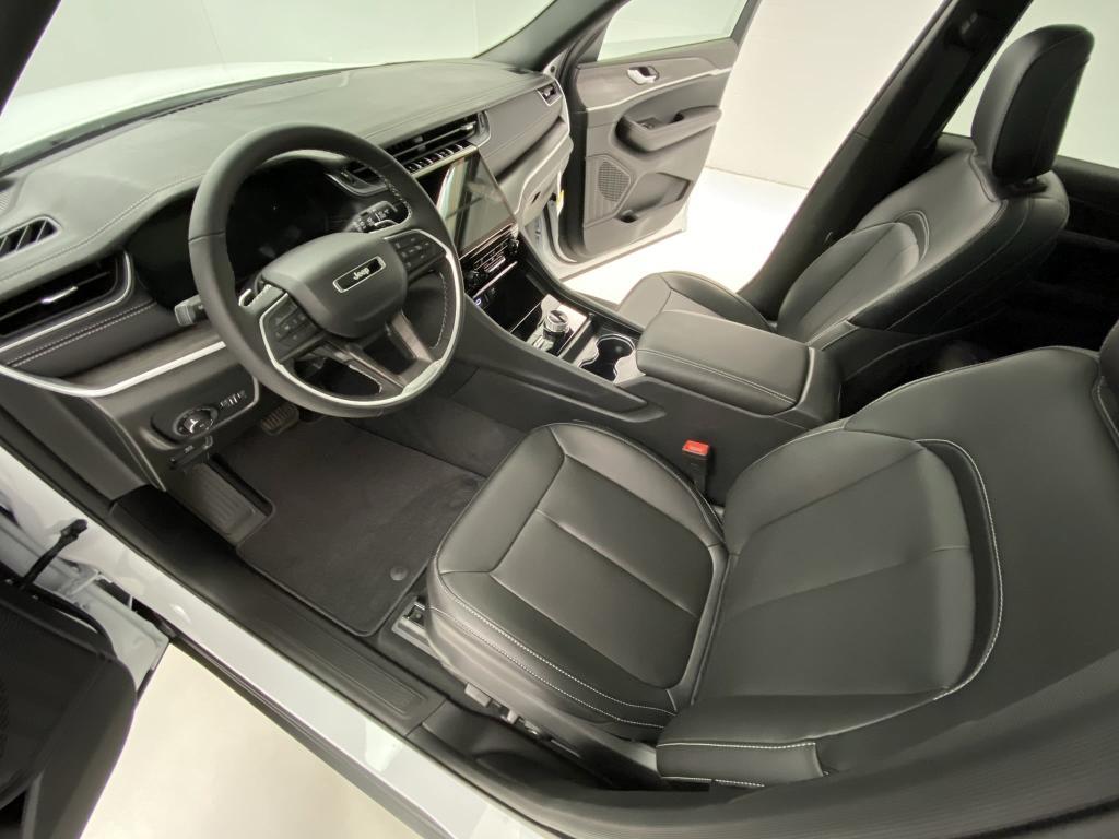 new 2025 Jeep Grand Cherokee car, priced at $51,731