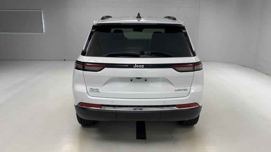 new 2025 Jeep Grand Cherokee car, priced at $51,731