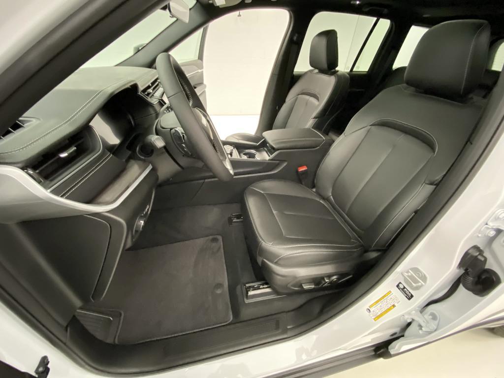 new 2025 Jeep Grand Cherokee car, priced at $51,731