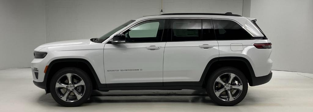 new 2025 Jeep Grand Cherokee car, priced at $51,731