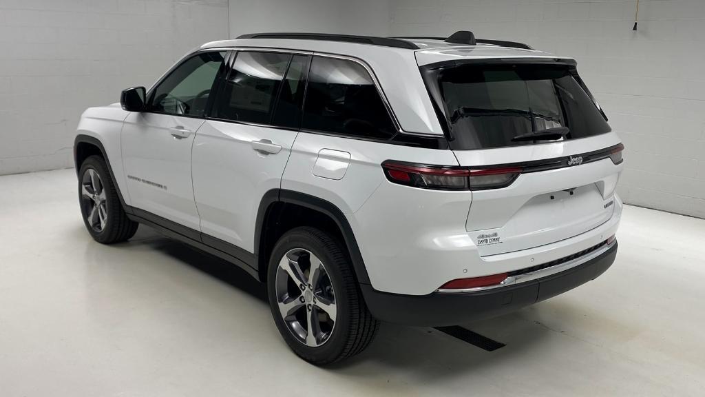 new 2025 Jeep Grand Cherokee car, priced at $51,731