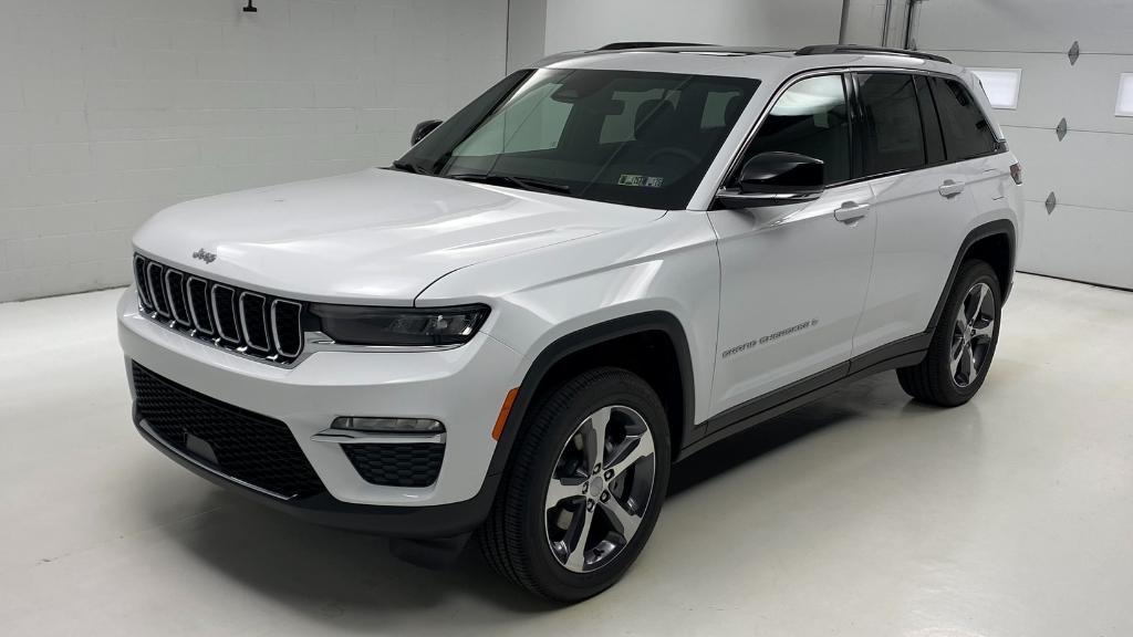 new 2025 Jeep Grand Cherokee car, priced at $51,731