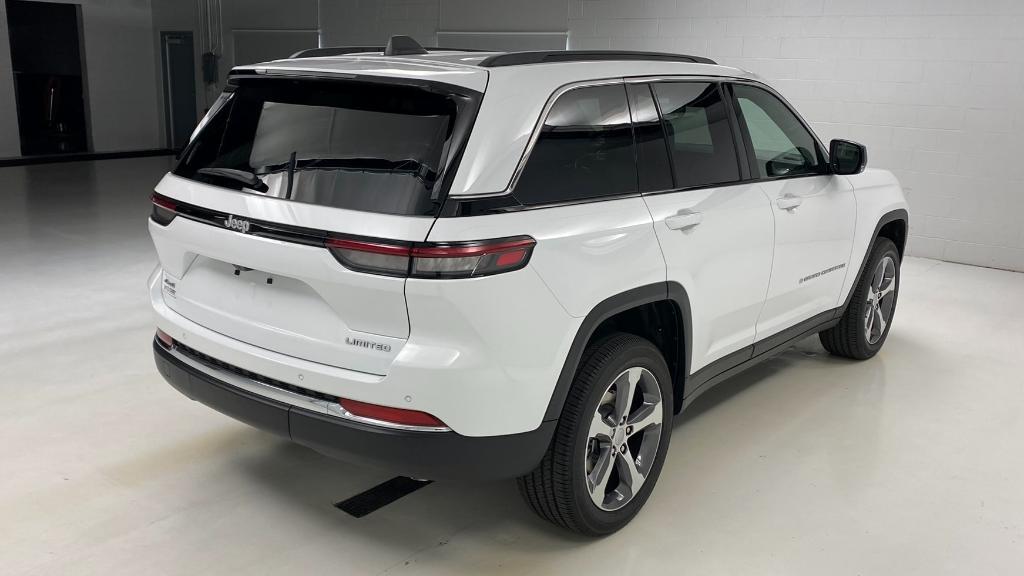 new 2025 Jeep Grand Cherokee car, priced at $51,731
