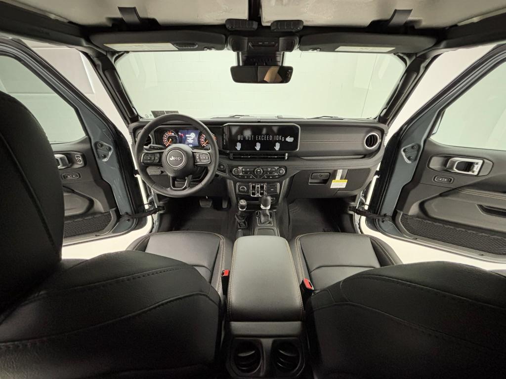new 2025 Jeep Gladiator car, priced at $53,624