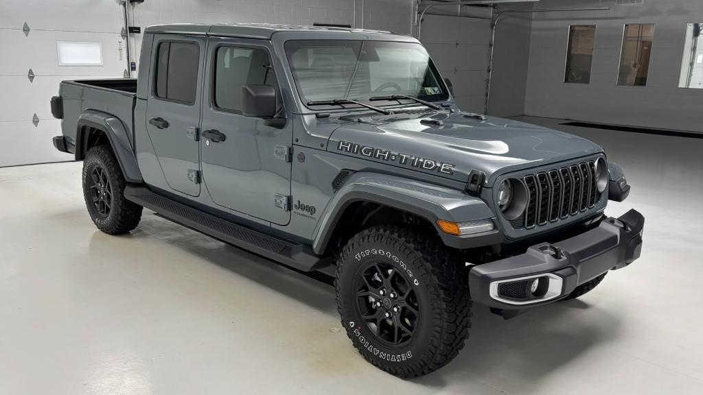 new 2025 Jeep Gladiator car, priced at $53,624