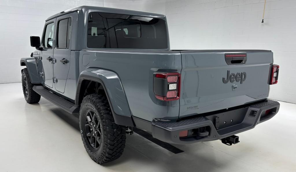 new 2025 Jeep Gladiator car, priced at $53,624