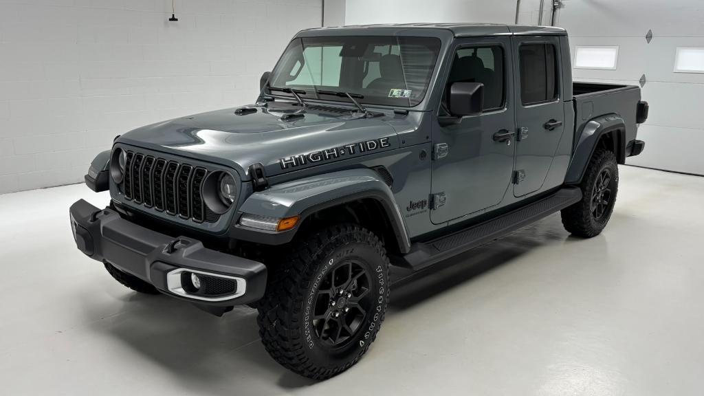 new 2025 Jeep Gladiator car, priced at $53,624