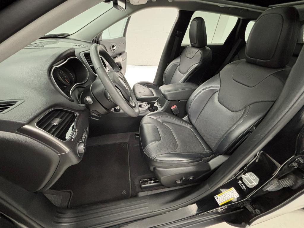 used 2022 Jeep Cherokee car, priced at $27,900