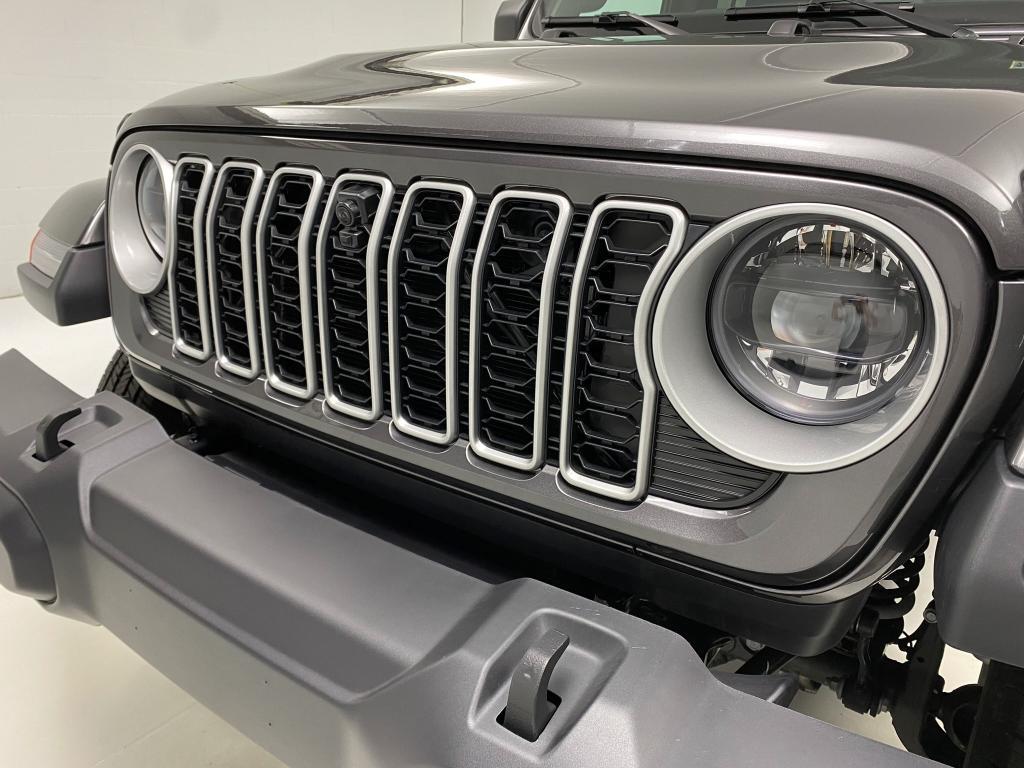 new 2025 Jeep Wrangler car, priced at $58,115