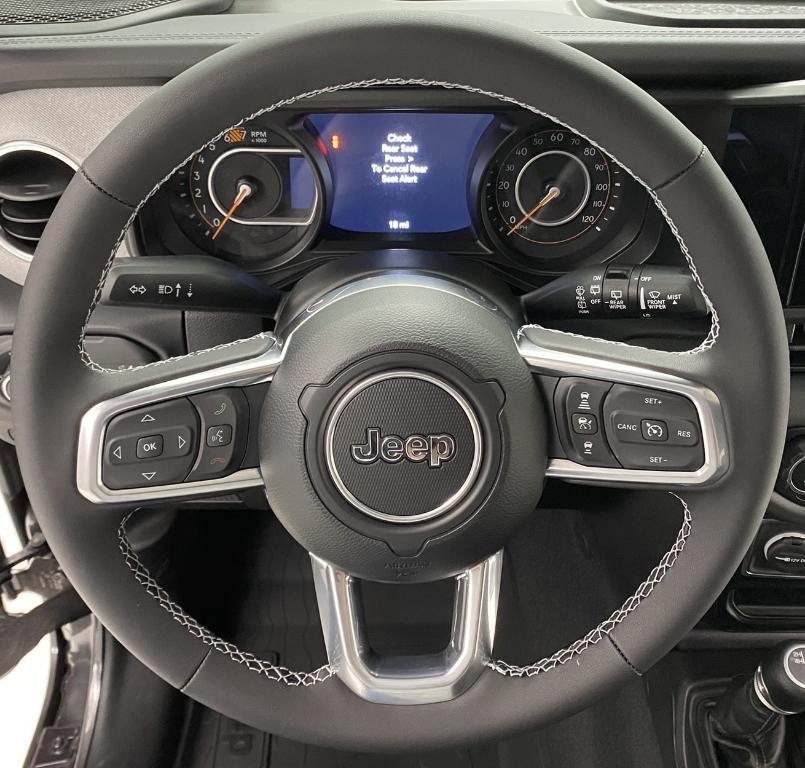 new 2025 Jeep Wrangler car, priced at $55,165