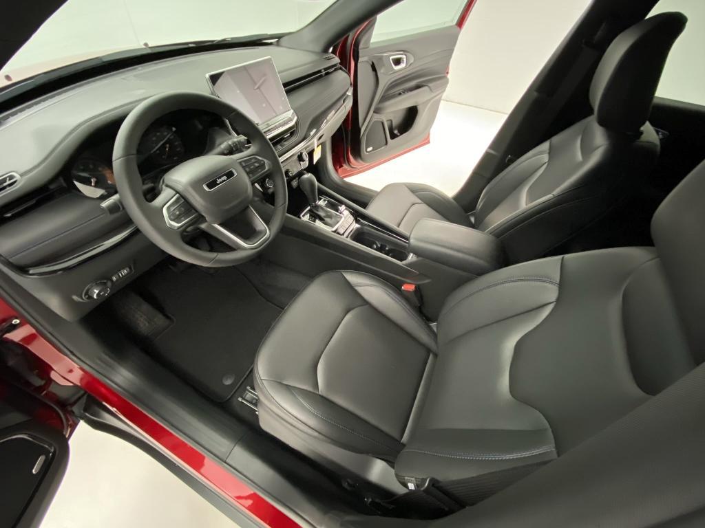 new 2025 Jeep Compass car, priced at $40,105