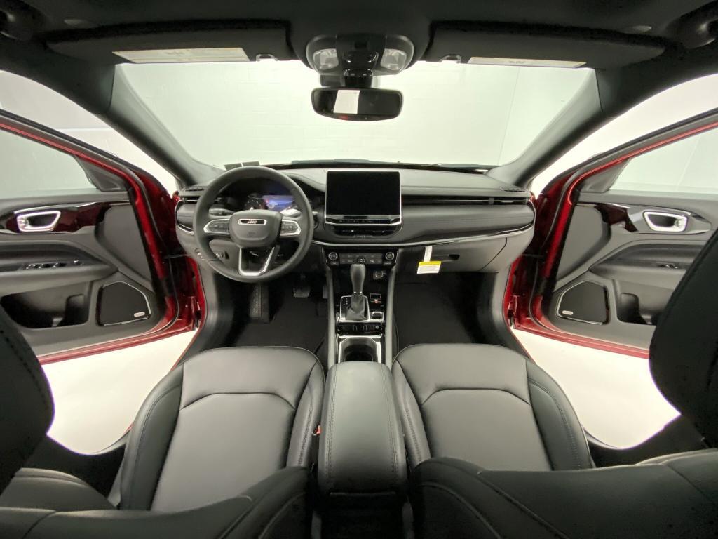 new 2025 Jeep Compass car, priced at $40,105