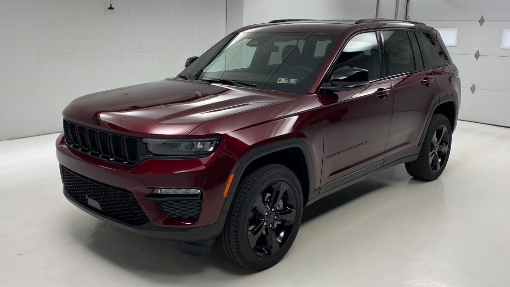 new 2025 Jeep Grand Cherokee car, priced at $50,094