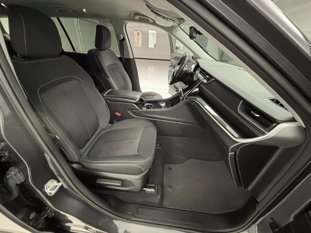 used 2021 Jeep Grand Cherokee L car, priced at $29,800