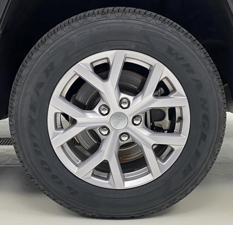 used 2021 Jeep Grand Cherokee L car, priced at $34,400