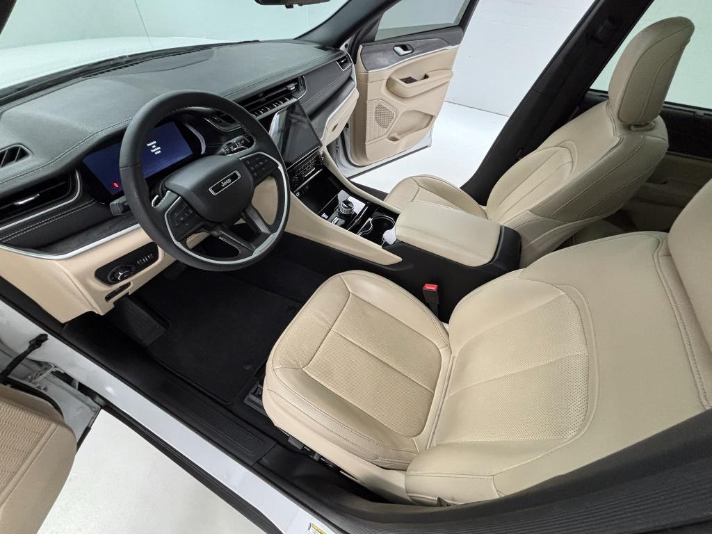 used 2023 Jeep Grand Cherokee car, priced at $35,400