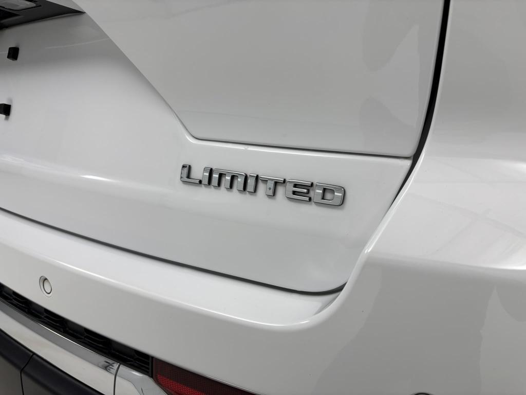 used 2023 Jeep Grand Cherokee car, priced at $35,400