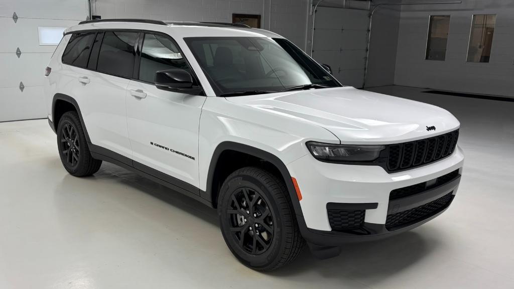 new 2025 Jeep Grand Cherokee L car, priced at $47,482