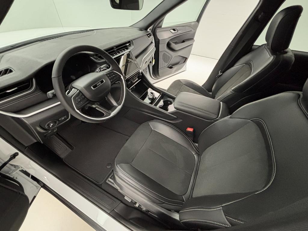 new 2025 Jeep Grand Cherokee L car, priced at $47,482