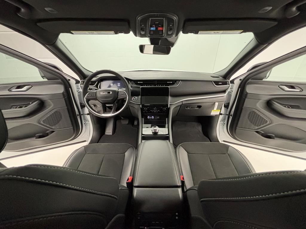 new 2025 Jeep Grand Cherokee L car, priced at $47,482