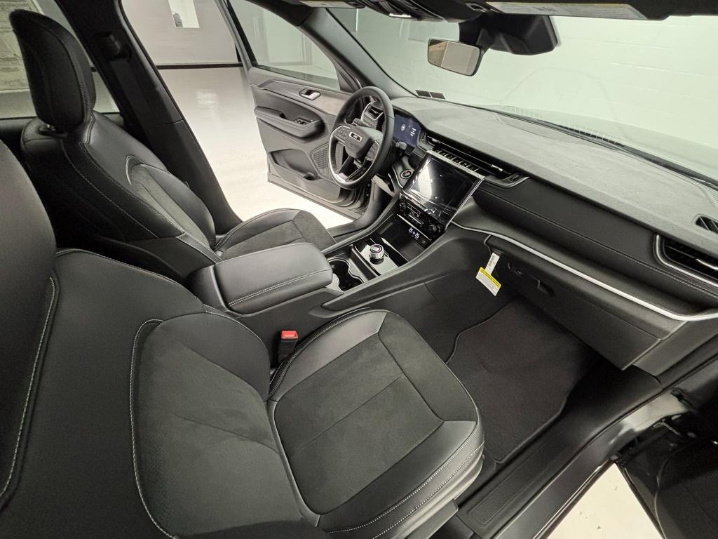 new 2025 Jeep Grand Cherokee car, priced at $45,482