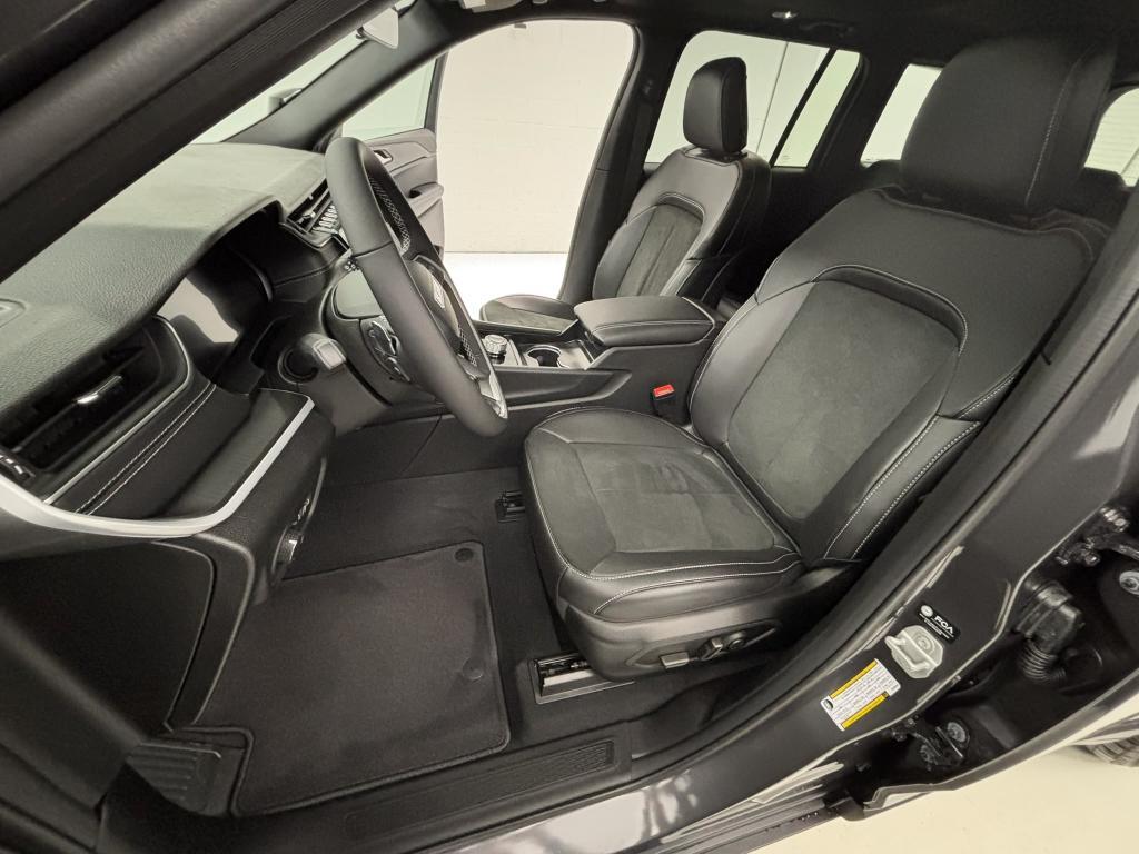 new 2025 Jeep Grand Cherokee car, priced at $45,482