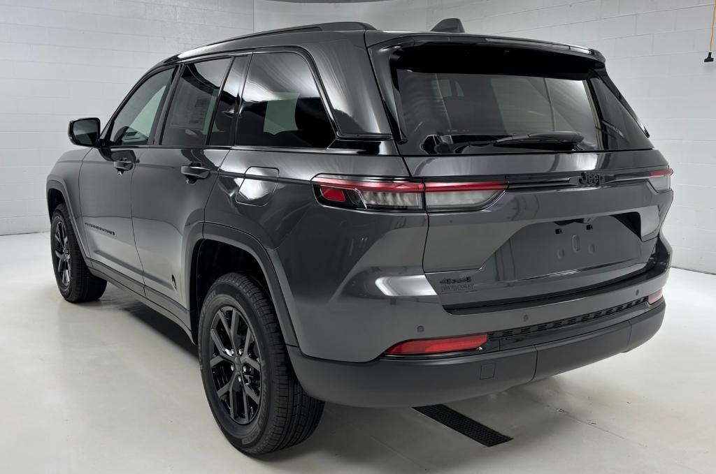 new 2025 Jeep Grand Cherokee car, priced at $45,482