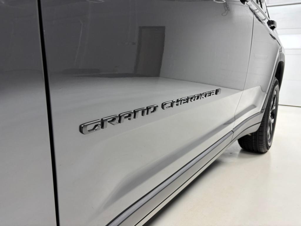 new 2025 Jeep Grand Cherokee car, priced at $45,482