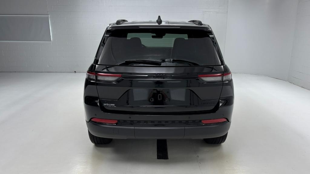 new 2025 Jeep Grand Cherokee car, priced at $50,094