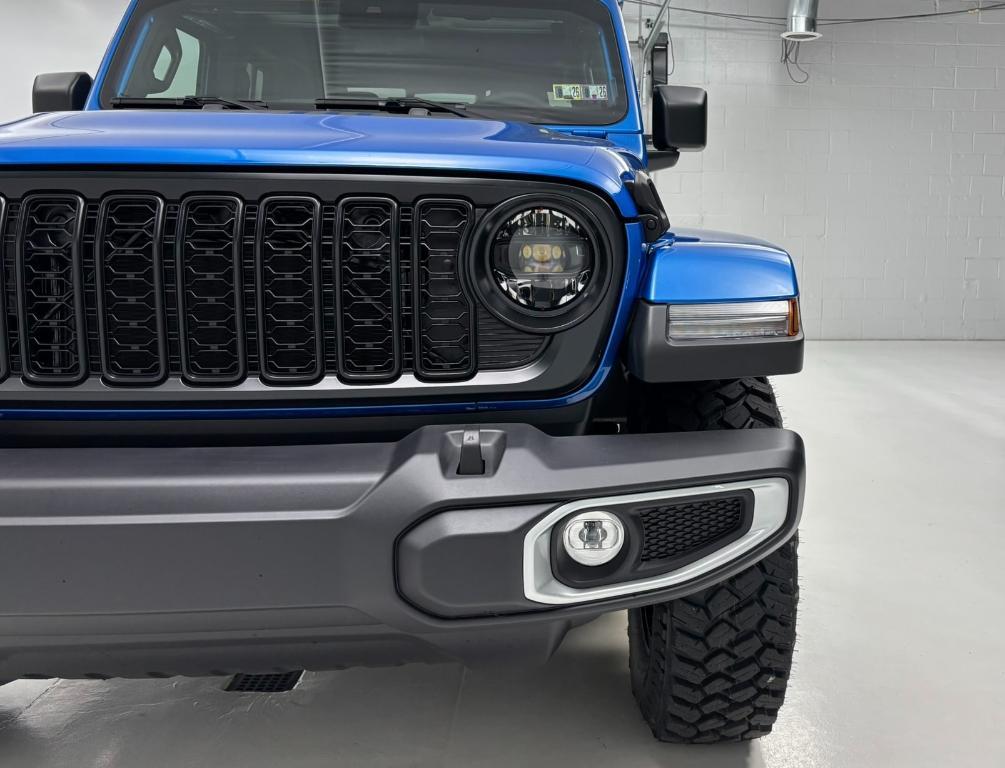 new 2025 Jeep Gladiator car, priced at $51,062