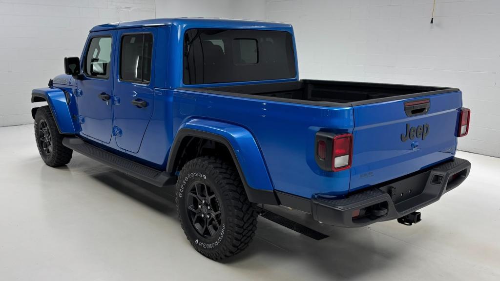 new 2025 Jeep Gladiator car, priced at $50,562
