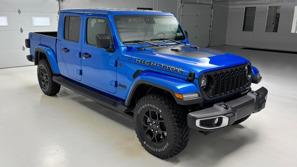 new 2025 Jeep Gladiator car, priced at $51,062