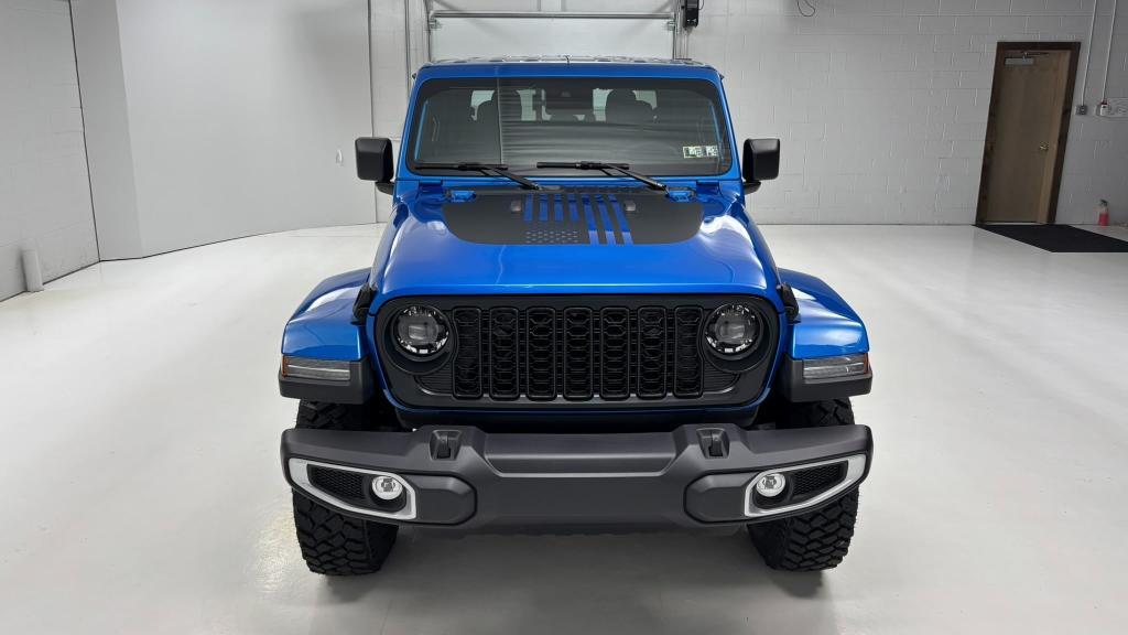new 2025 Jeep Gladiator car, priced at $51,062