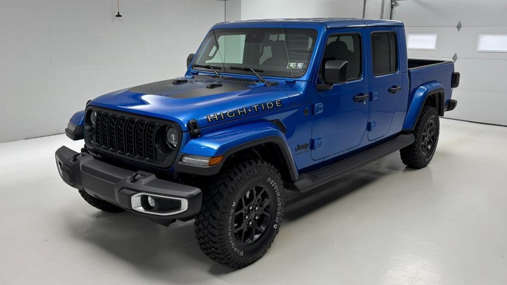 new 2025 Jeep Gladiator car, priced at $50,562