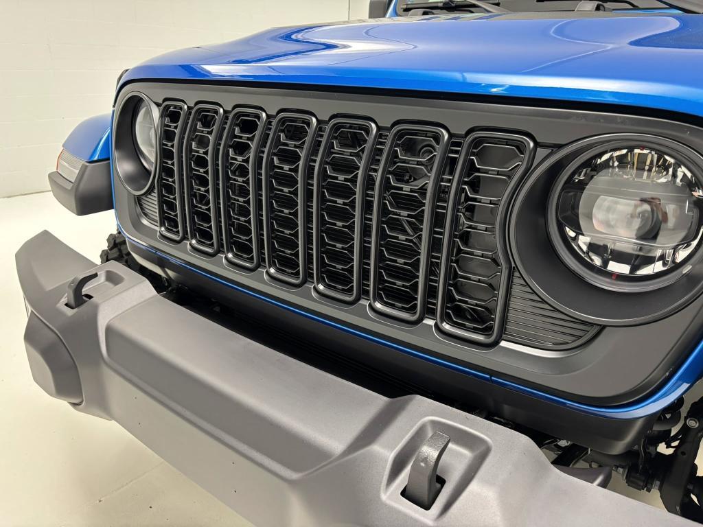 new 2025 Jeep Gladiator car, priced at $50,562