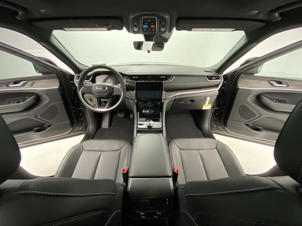 new 2025 Jeep Grand Cherokee L car, priced at $53,317