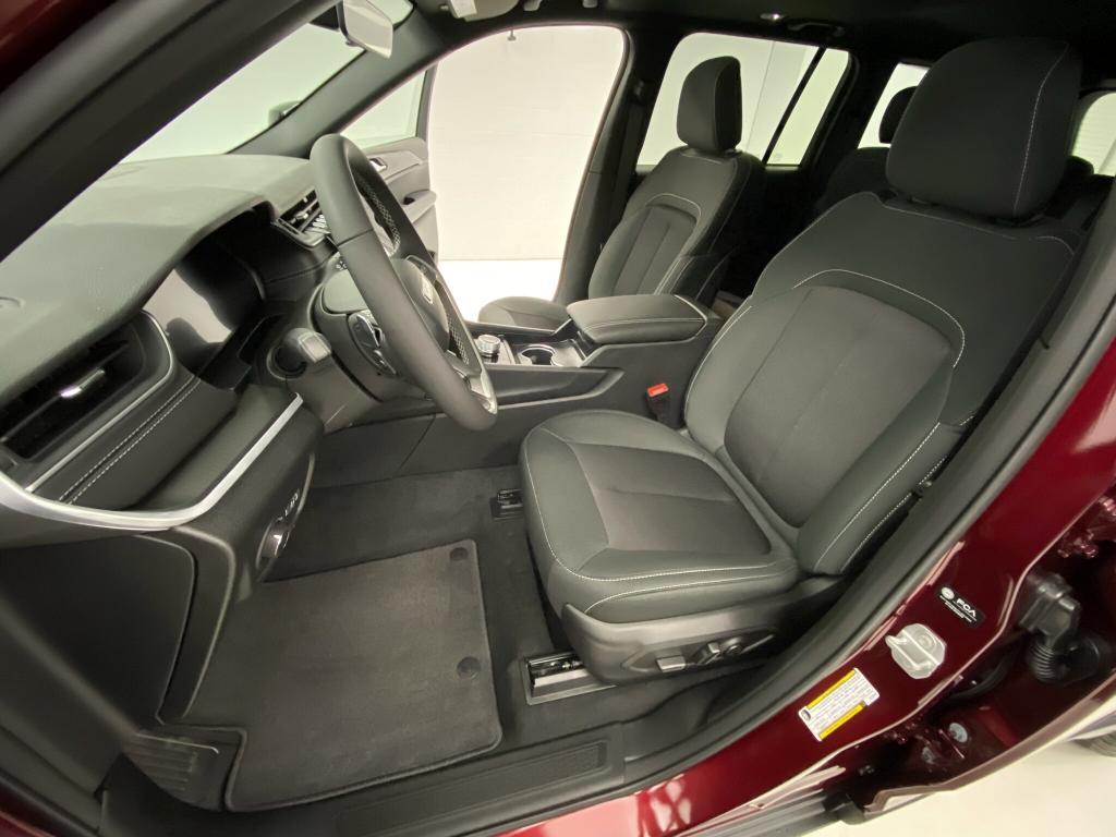new 2025 Jeep Grand Cherokee car, priced at $44,180