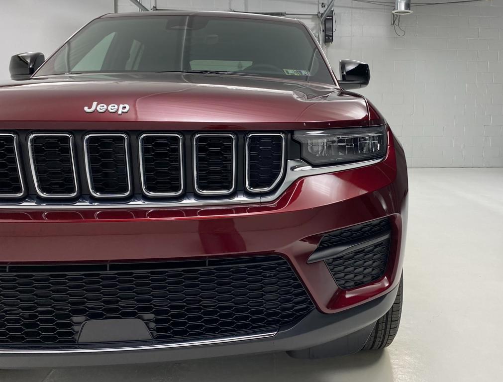 new 2025 Jeep Grand Cherokee car, priced at $43,180