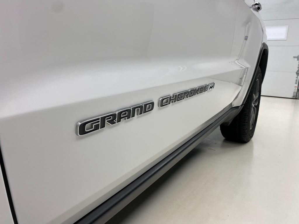 used 2022 Jeep Grand Cherokee WK car, priced at $30,888