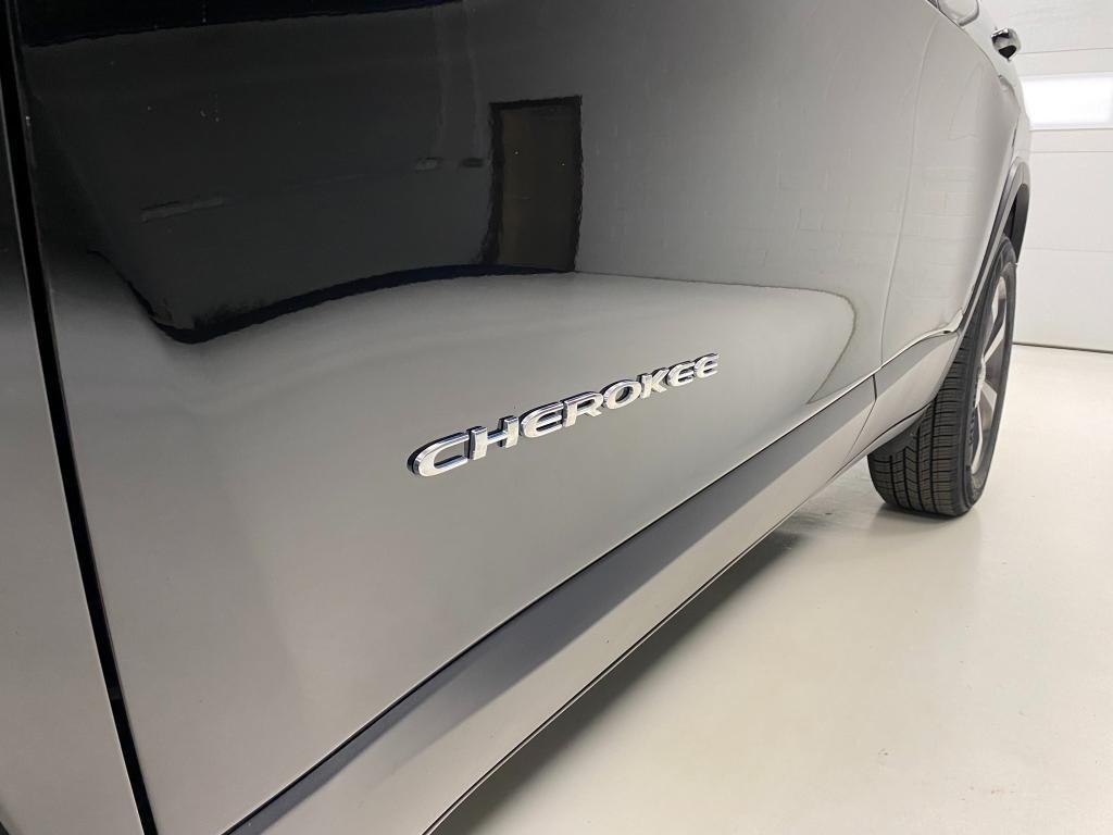 used 2022 Jeep Cherokee car, priced at $27,700