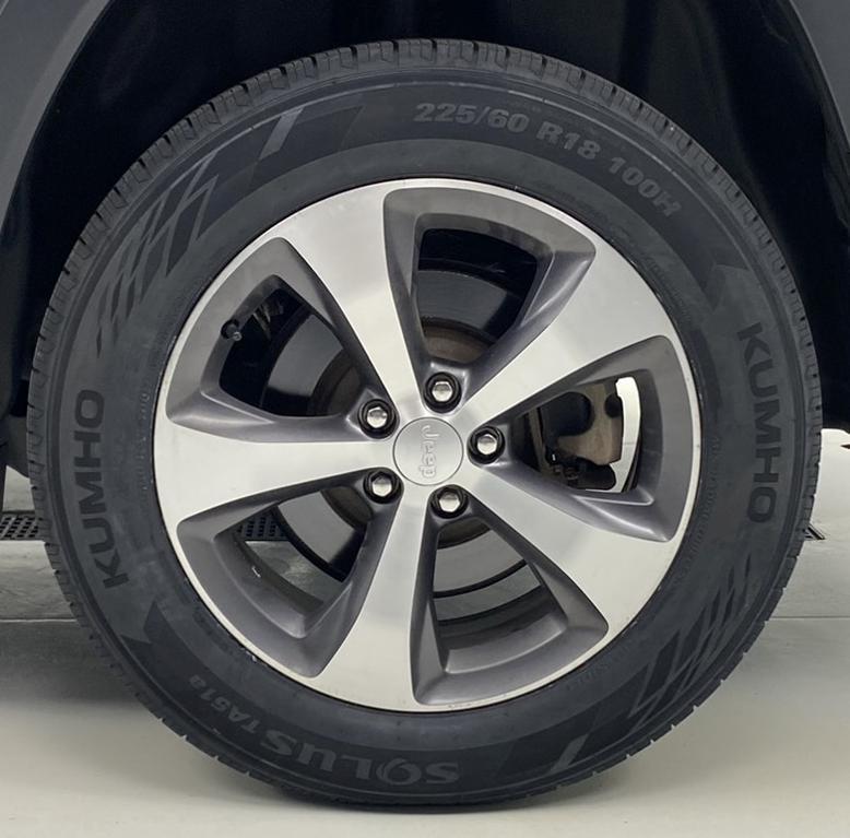 used 2022 Jeep Cherokee car, priced at $27,700