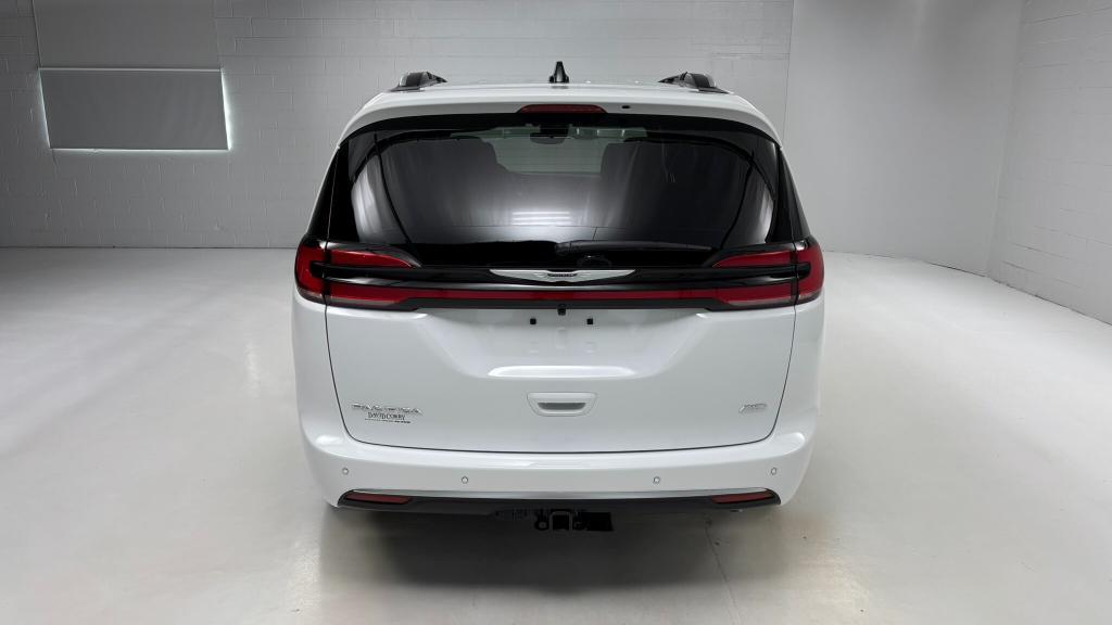 new 2026 Chrysler Pacifica car, priced at $61,450