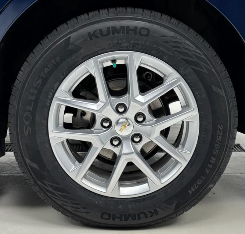 used 2023 Chevrolet Equinox car, priced at $22,800